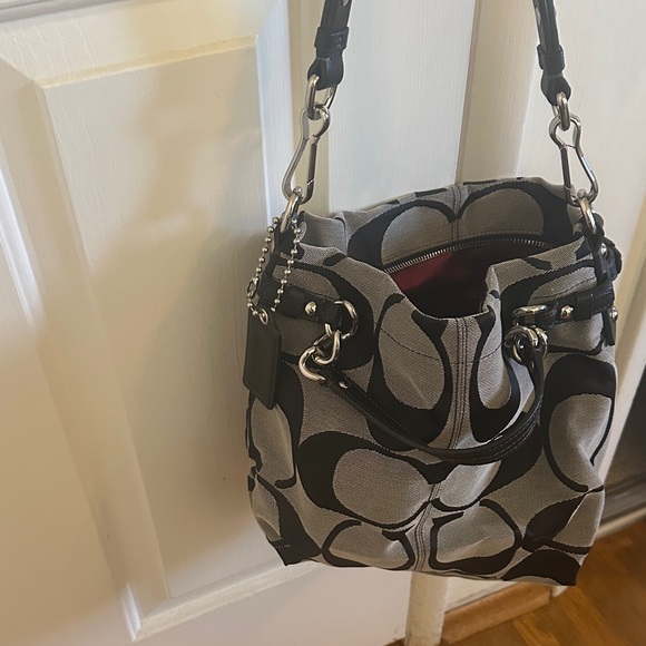 Stylish Coach Tote - Picture 2 of 7